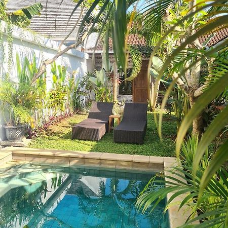 The Jungle House Hostel Canggu Buitenkant foto