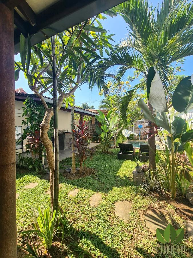 The Jungle House Hostel Canggu Buitenkant foto