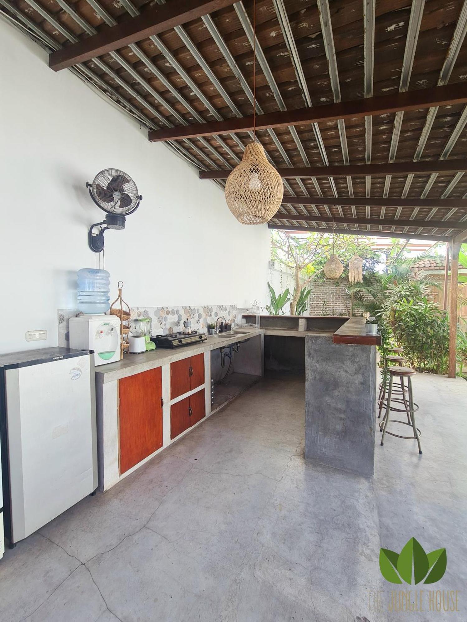 The Jungle House Hostel Canggu Buitenkant foto