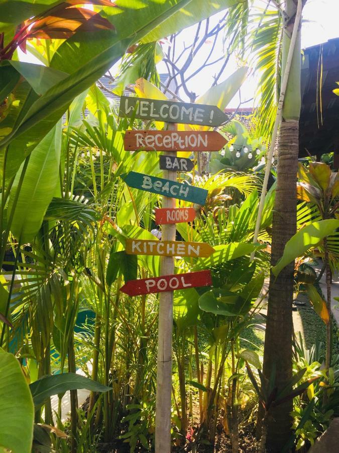The Jungle House Hostel Canggu Buitenkant foto